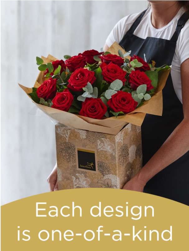 Hand-tied Bouquet of 12 Roses Flower Arrangement